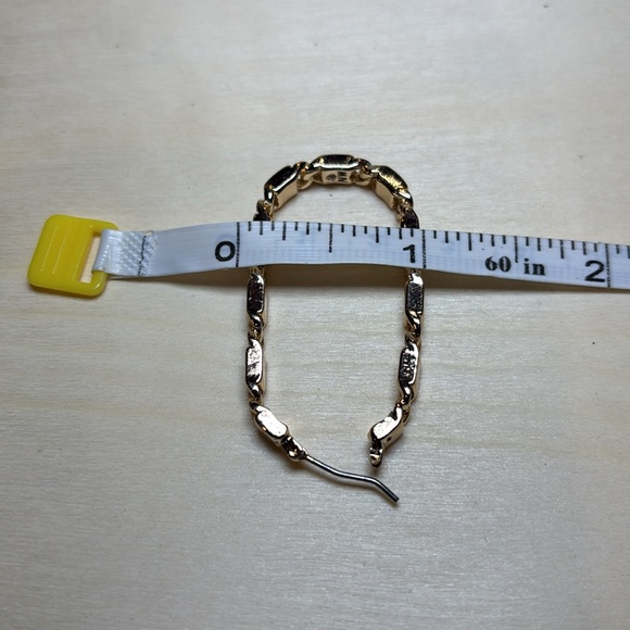 Nine West earrings gold toned 2” long and 1” wide. - Picture 7 of 7